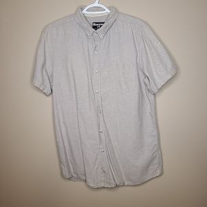 Short-sleeved Button Up